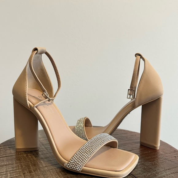 Call it Spring Luisa High heel sandals in nude with sparkle detail Size 7 - Picture 10 of 10
